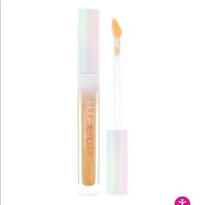 HUDA SILK BALM HONEY KISS PLUMPING LIP BALM